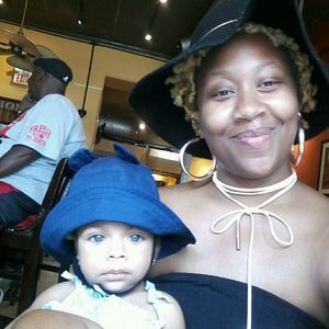 Meet your Posher, Monica